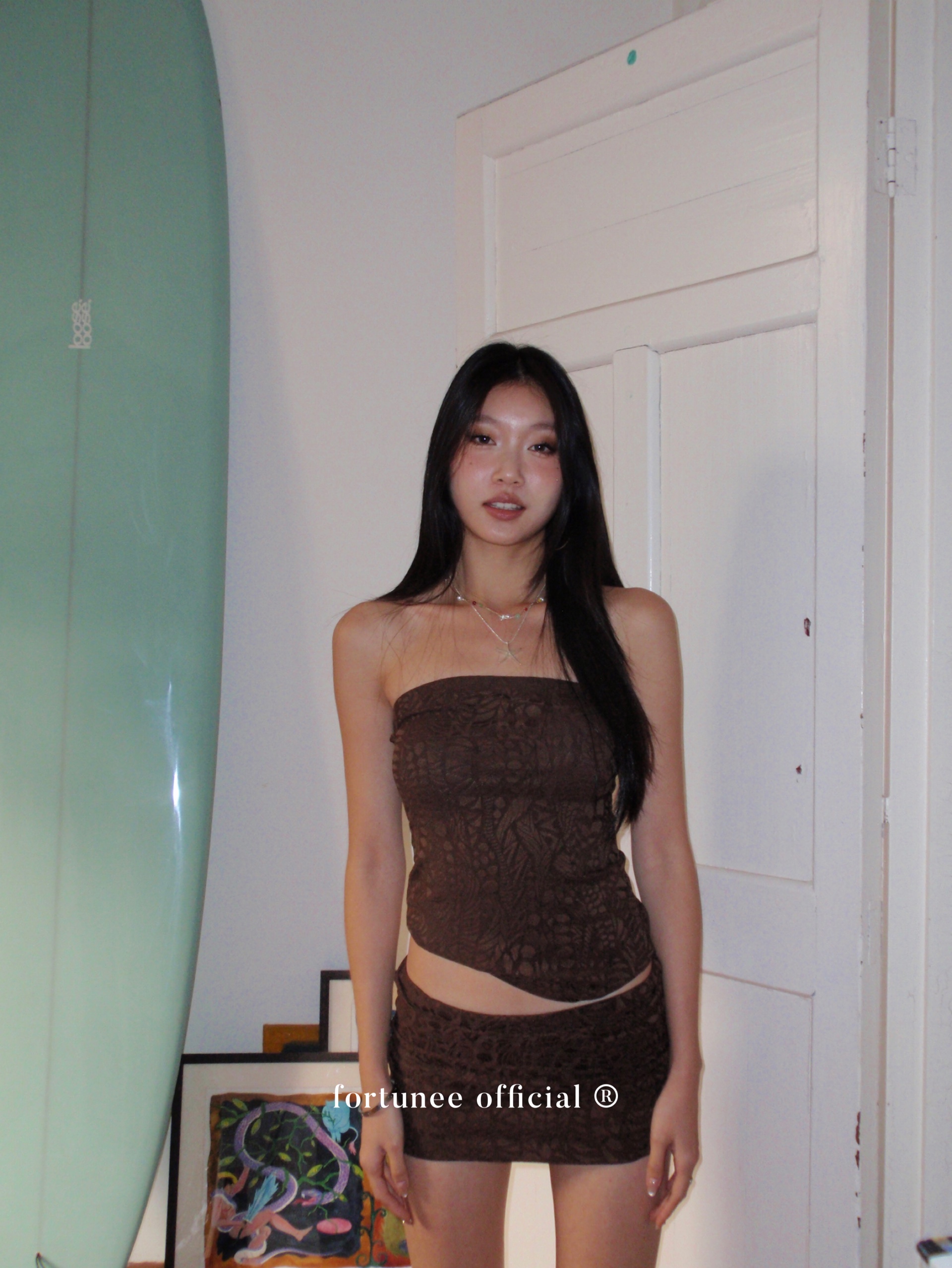 Brown tube top and low-waist skirt set