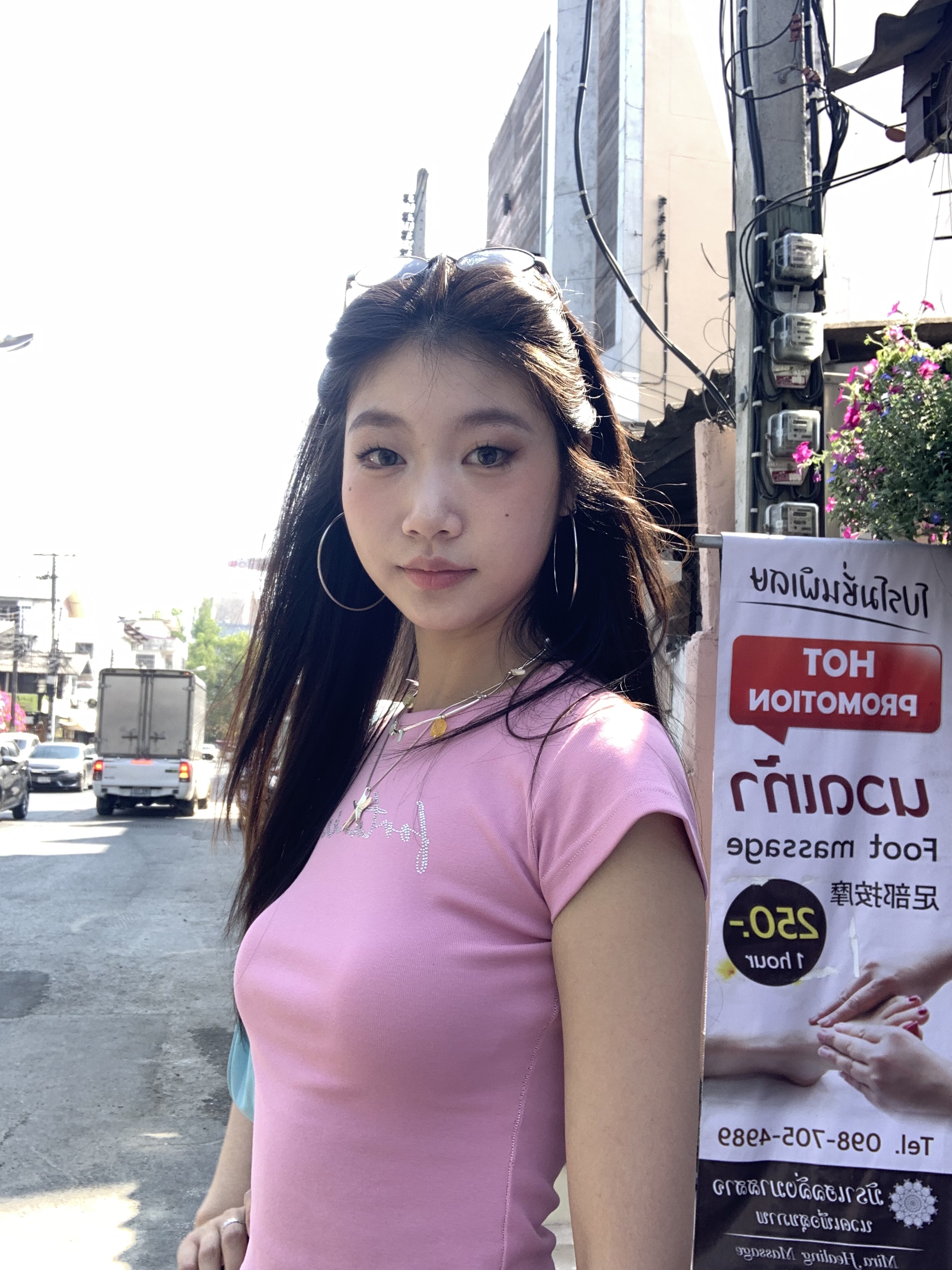 Pink short-sleeved round neck slim-fit T-shirt, spicy style