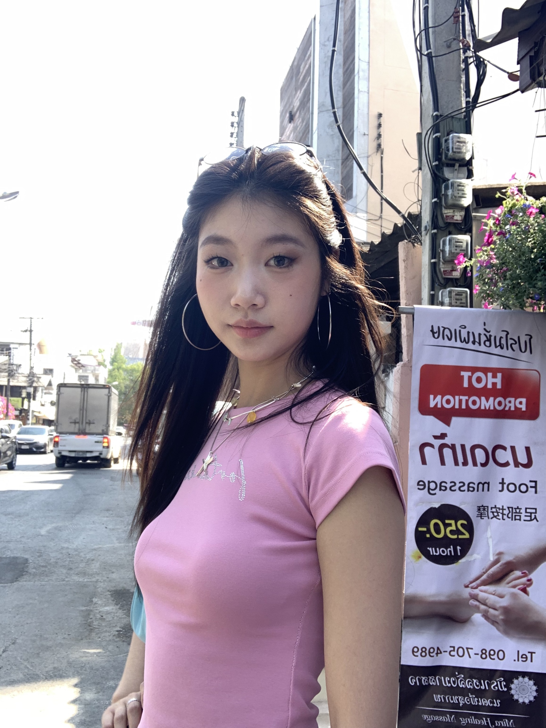 Pink short-sleeved round neck slim-fit T-shirt, spicy style