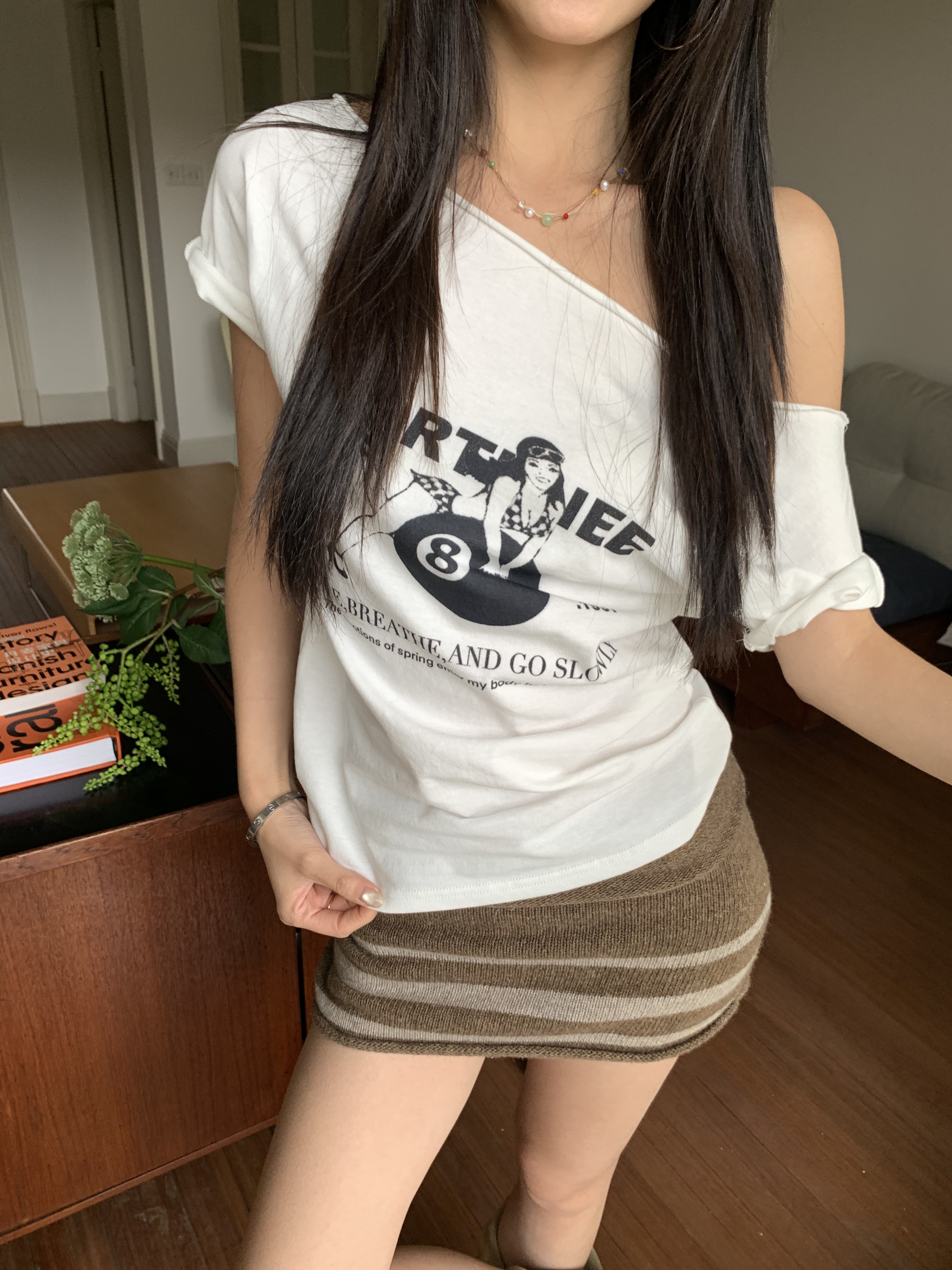 Casual style cute printed off-shoulder short-sleeved white T-shirt