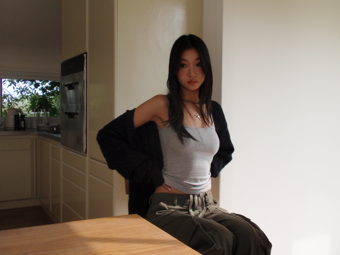 4 colors of plain strap tops for spring and summer, easy to match