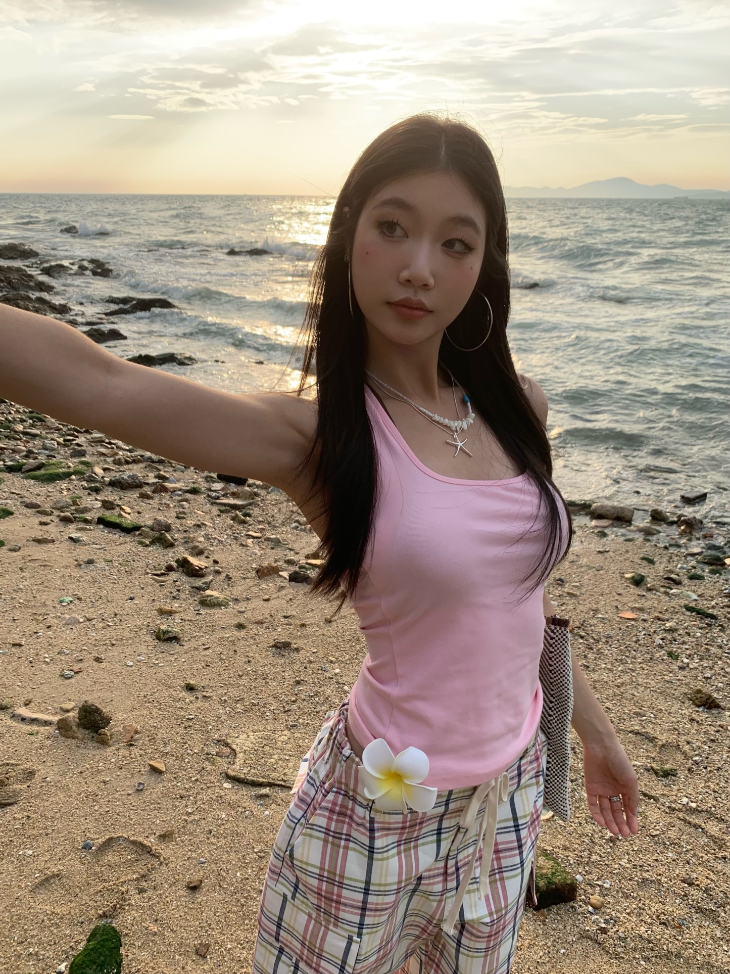 Pink halter neck tank top, summer, slim fit, suitable as an inner shirt, simple and elegant, solid color