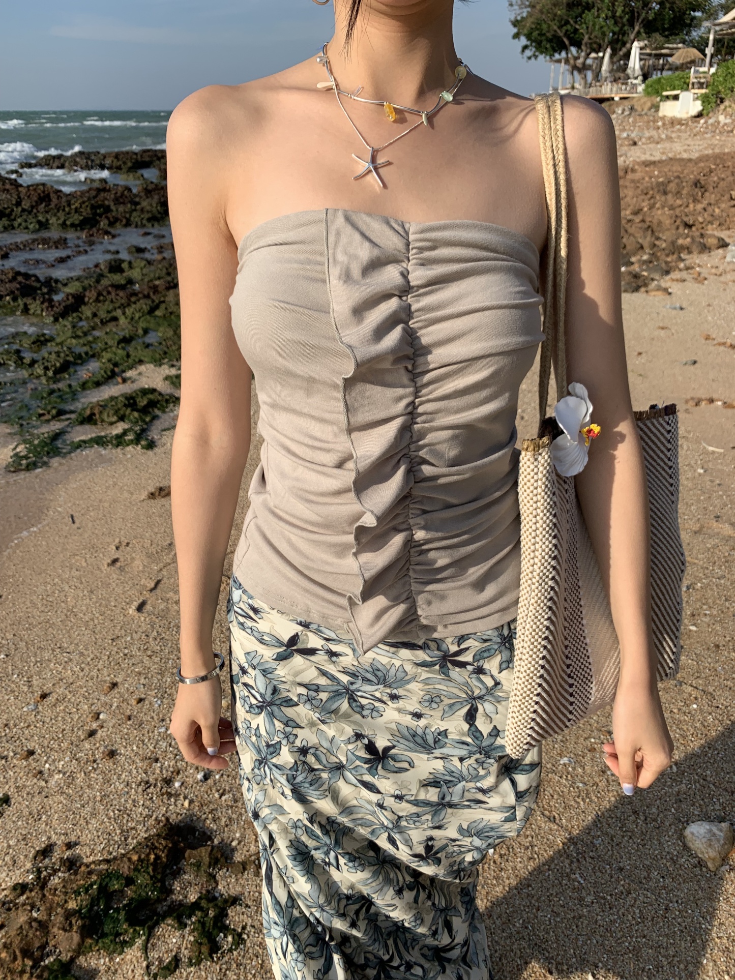 A tube top with a ruffled design, a tight waist, and a hot style.