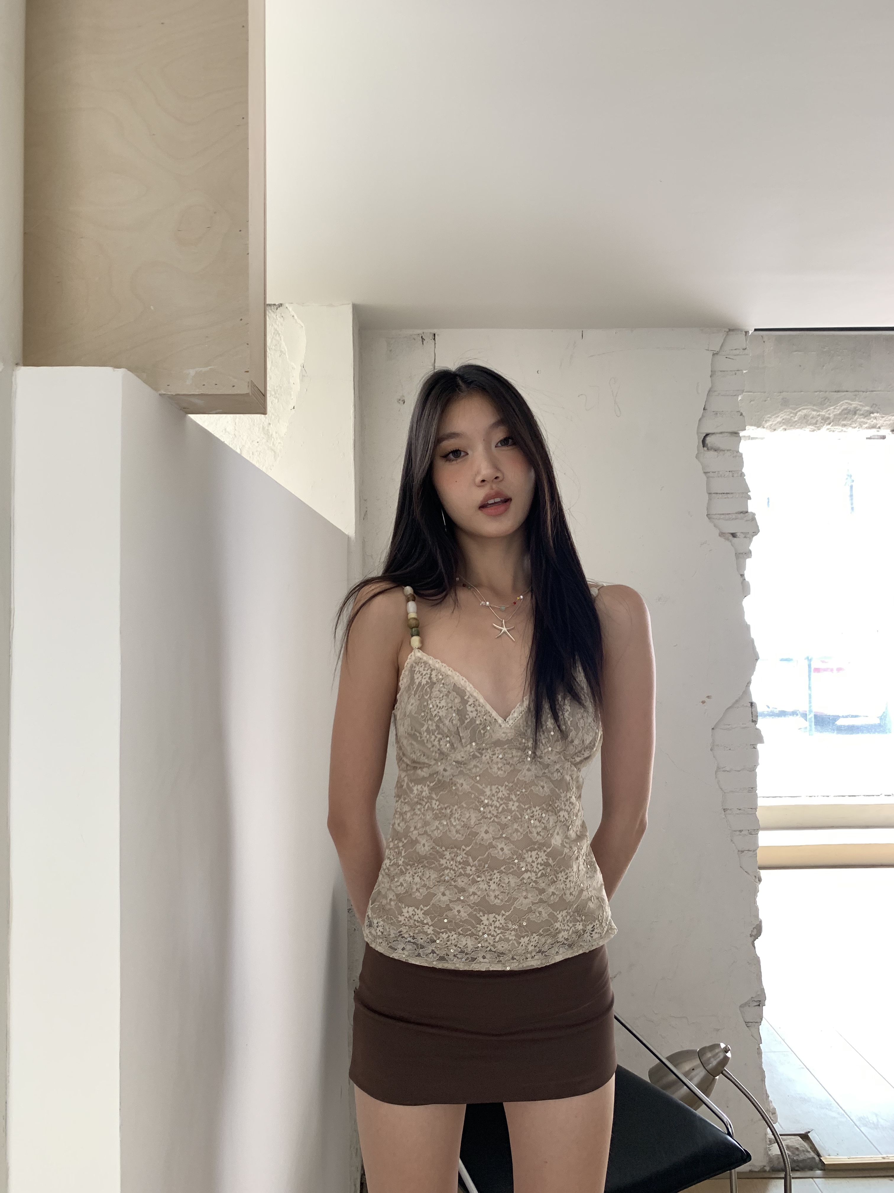 Lace camisole decorated with beads and sequins, small ruffle design, cute and sexy