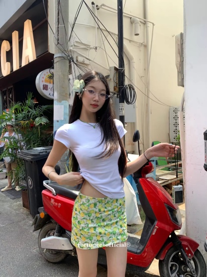 Women's short skirt, summer fashion, sexy + cute + bright, lemon pattern, short skirt