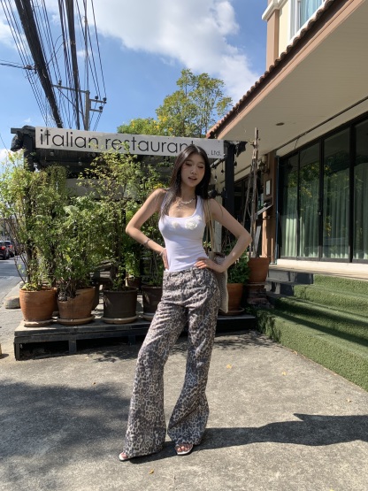 Tiger print flared pants for hot girls, low waist, wide legs, straight cut, comfortable to wear, new fashion