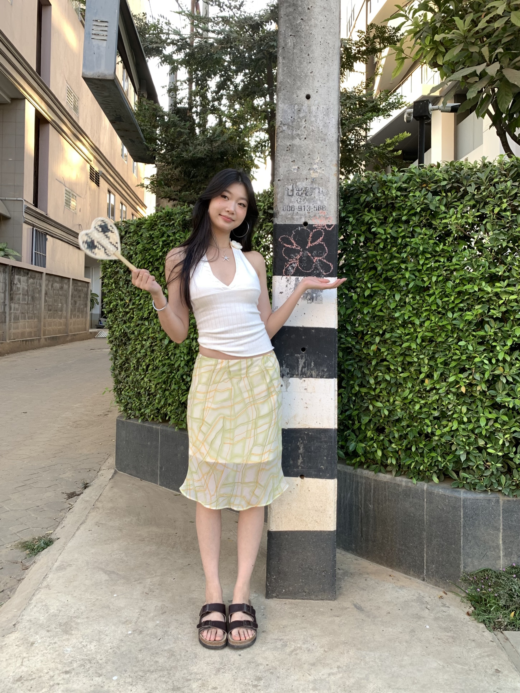 Bestie knitted shirt, sexy V-neck off-shoulder bra, neck strap design