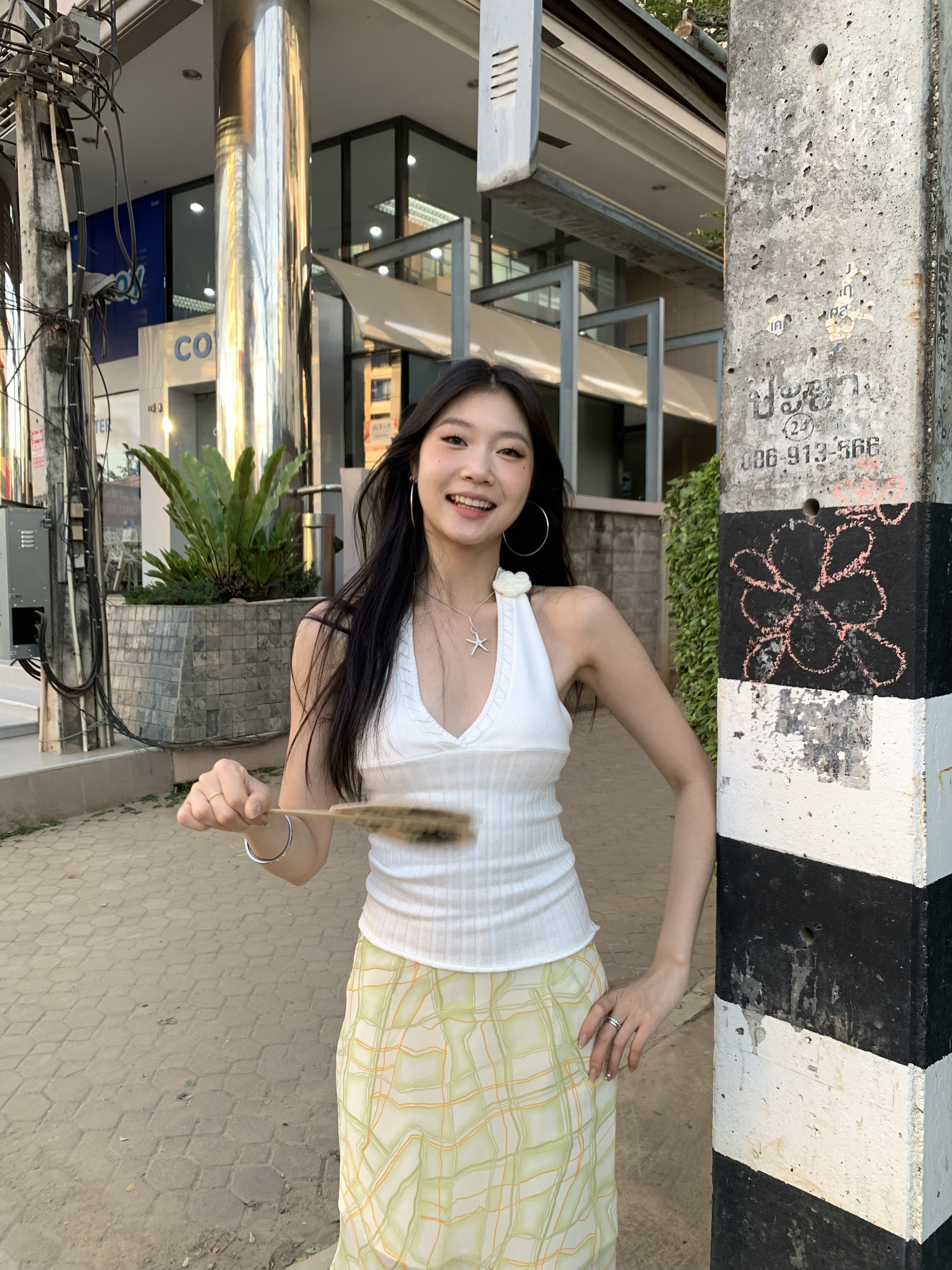 Bestie knitted shirt, sexy V-neck off-shoulder bra, neck strap design