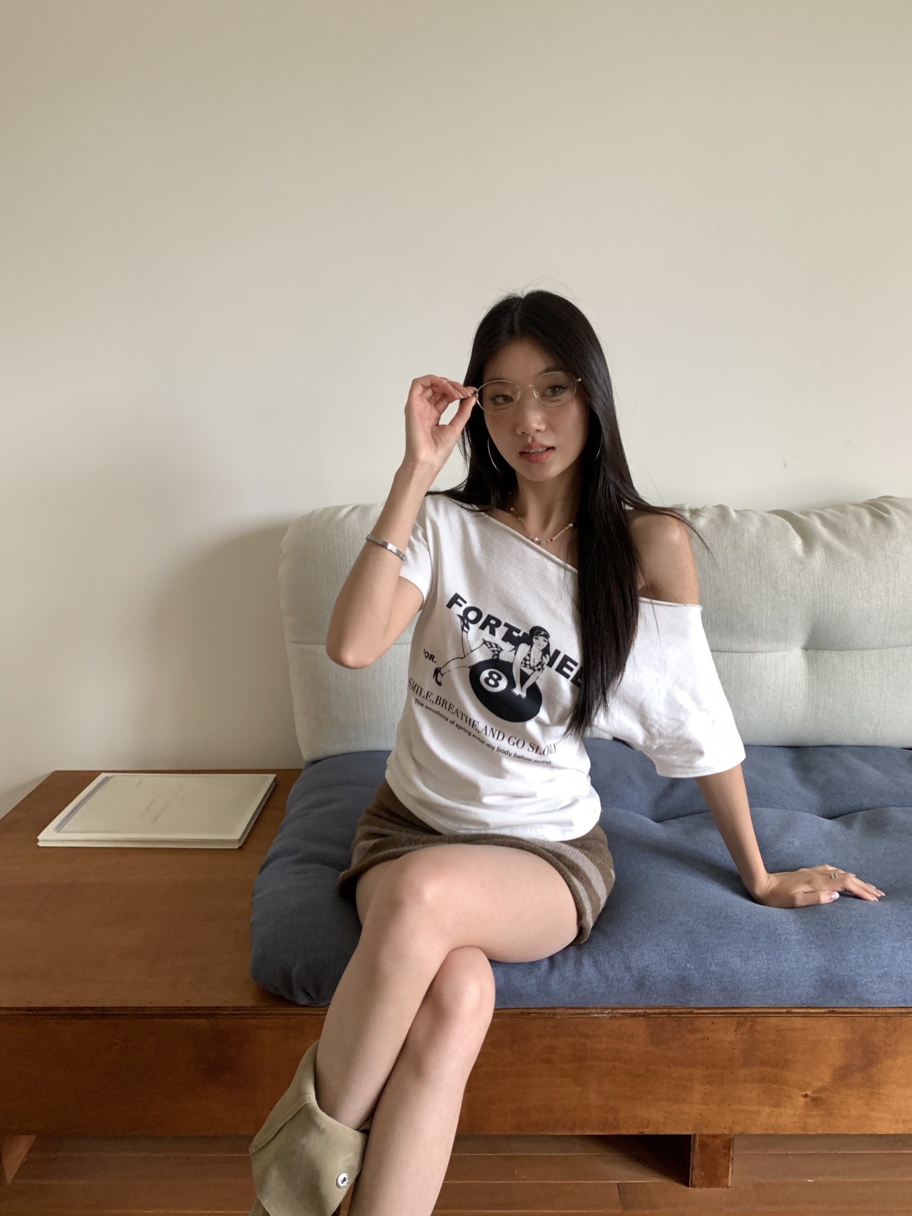 Casual style cute printed off-shoulder short-sleeved white T-shirt