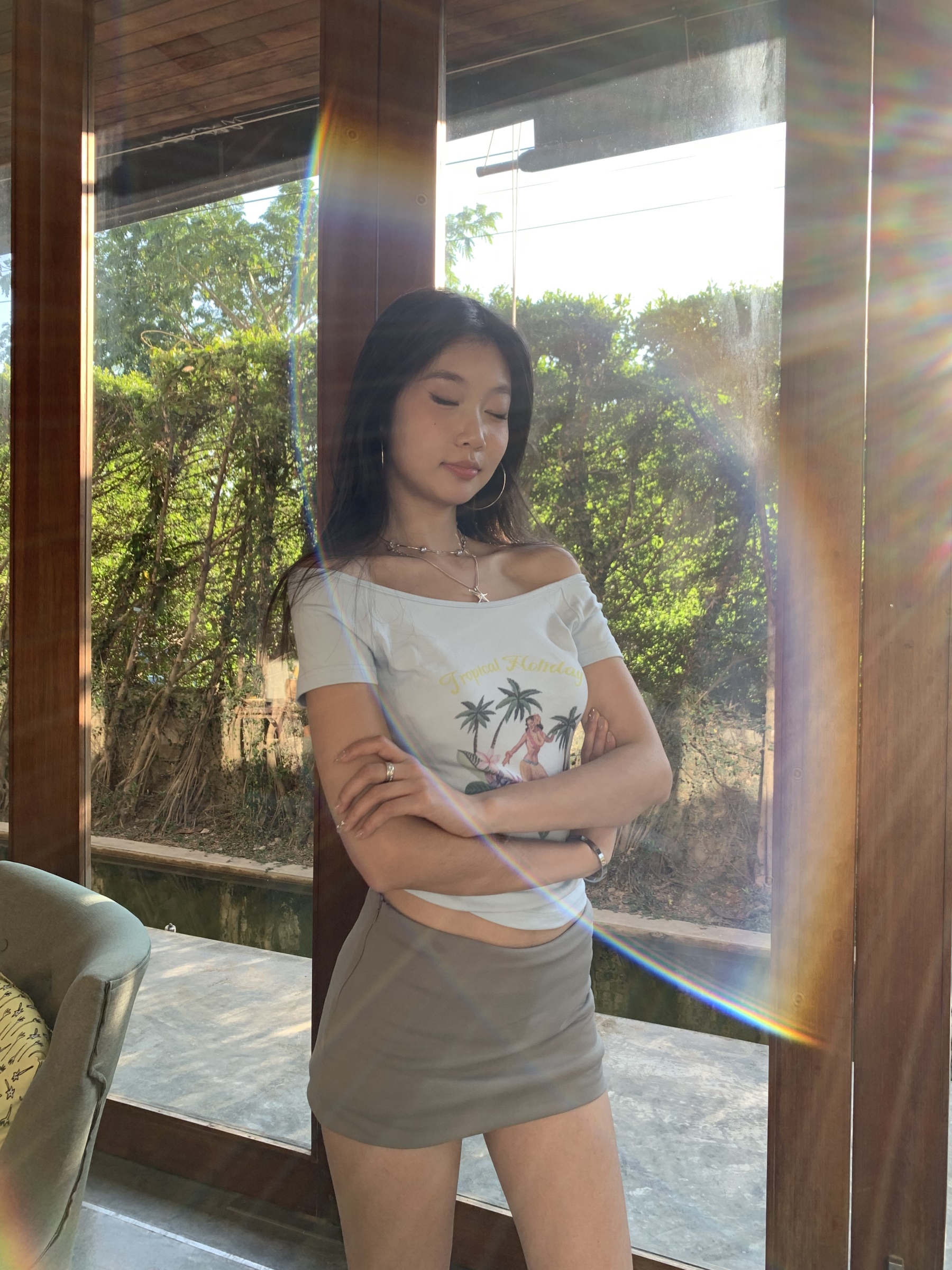 Wide-neck, open-shoulder T-shirt in light blue, Baby Blue tone, short sleeves, highly stretchable, form-fitting, easy to match.