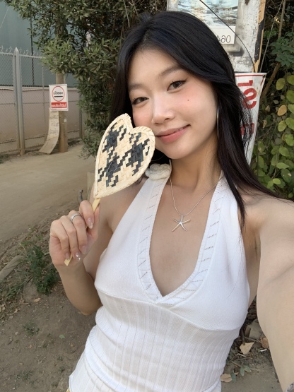 Bestie knitted shirt, sexy V-neck off-shoulder bra, neck strap design