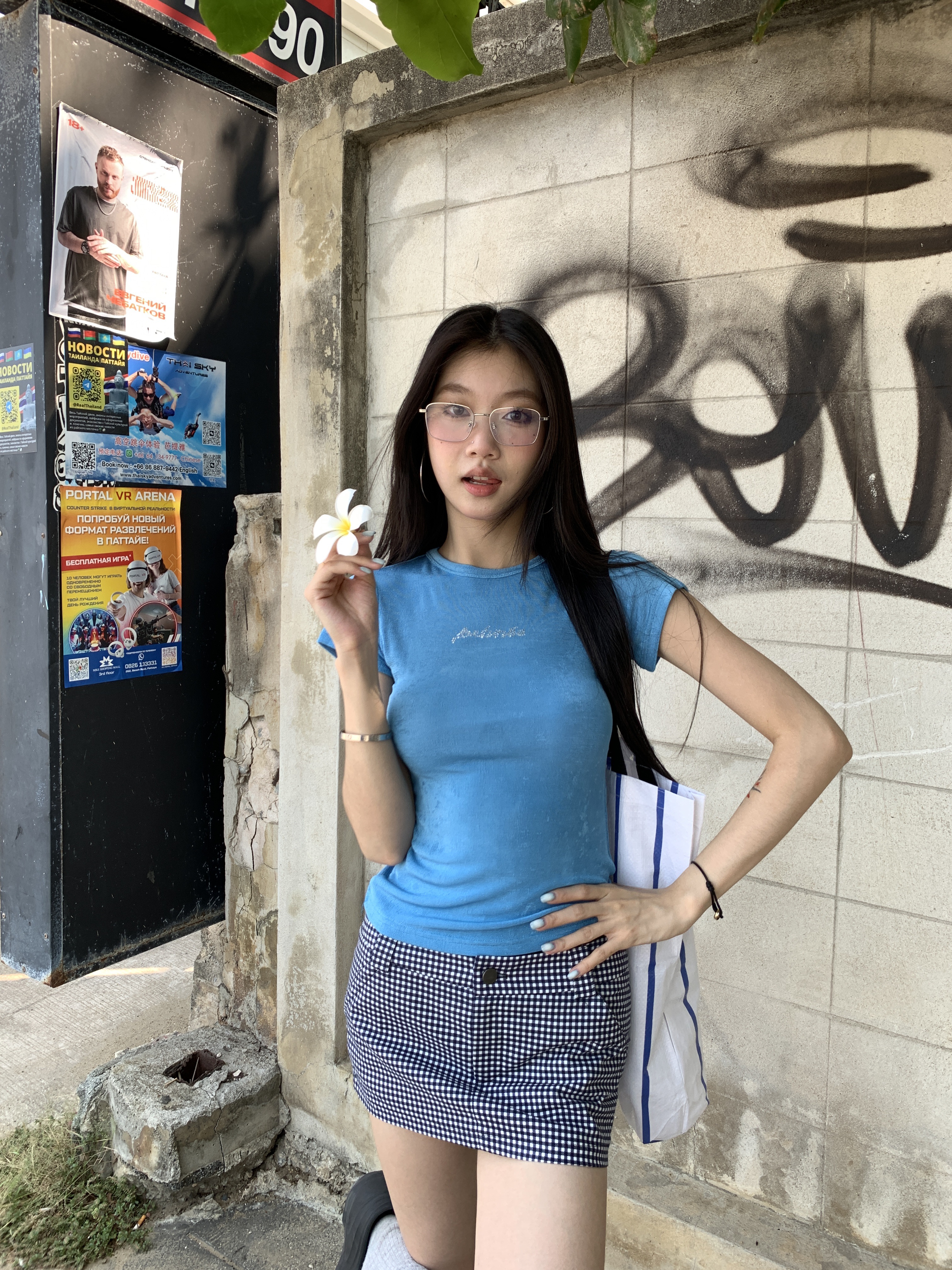 Women's Red and Blue Short Sleeve T-Shirt, Straight Shoulder, Letter Diamond Pattern, Slim Fit T-Shirt