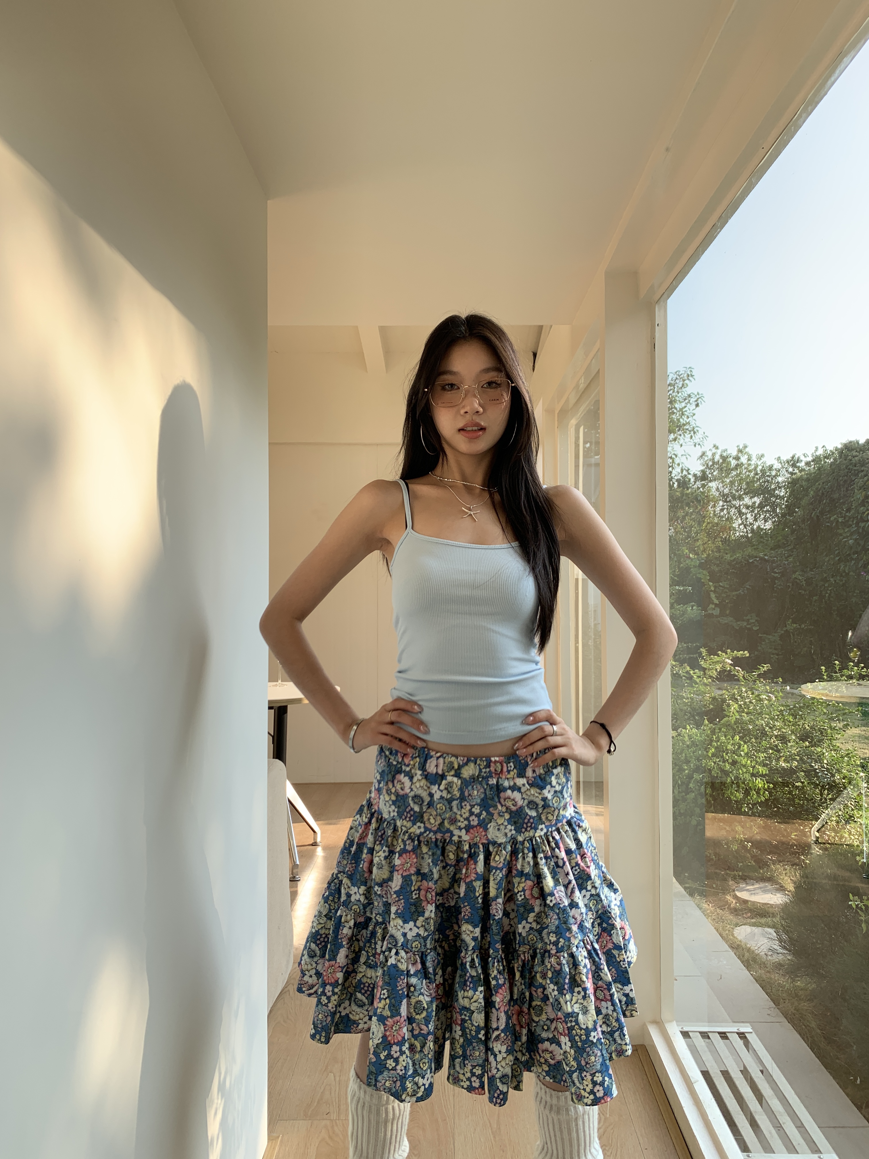 4 colors of plain strap tops for spring and summer, easy to match