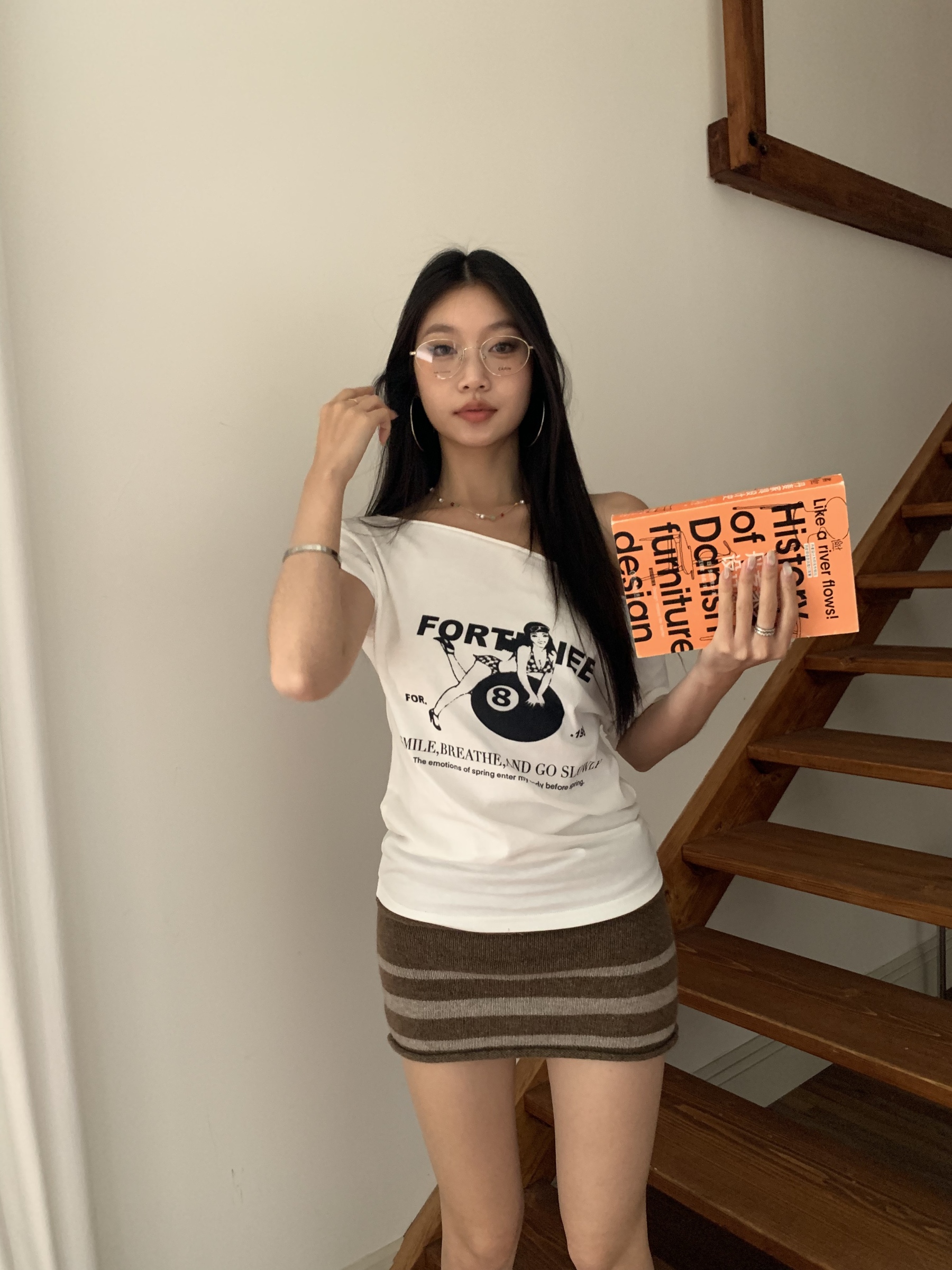 Short skirt with holes at the end, knitted with folded waist, low waist