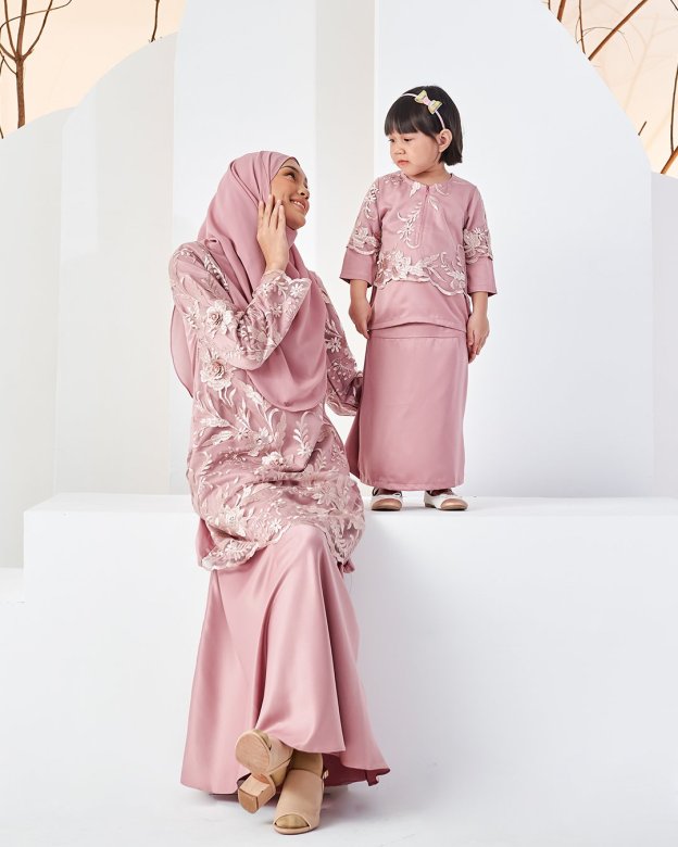 Baju Kurung Lace Azizah - Quartz Pink