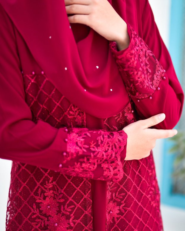 Abaya Lace Aminah - Scarlet Red