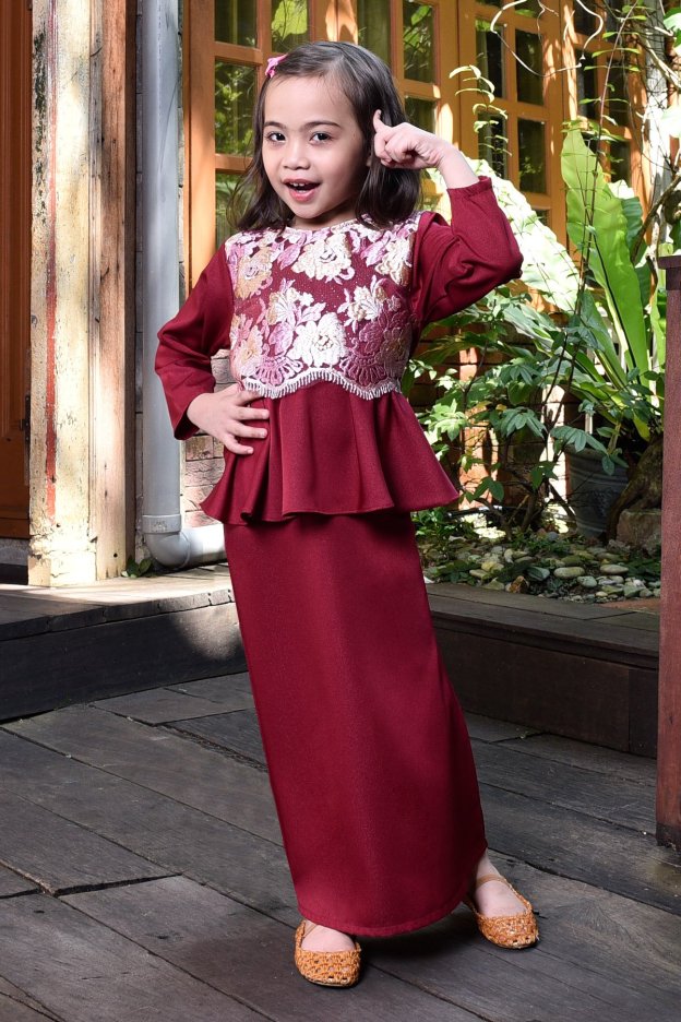 Abaya Lace Louise Kids – Merlin Maroon