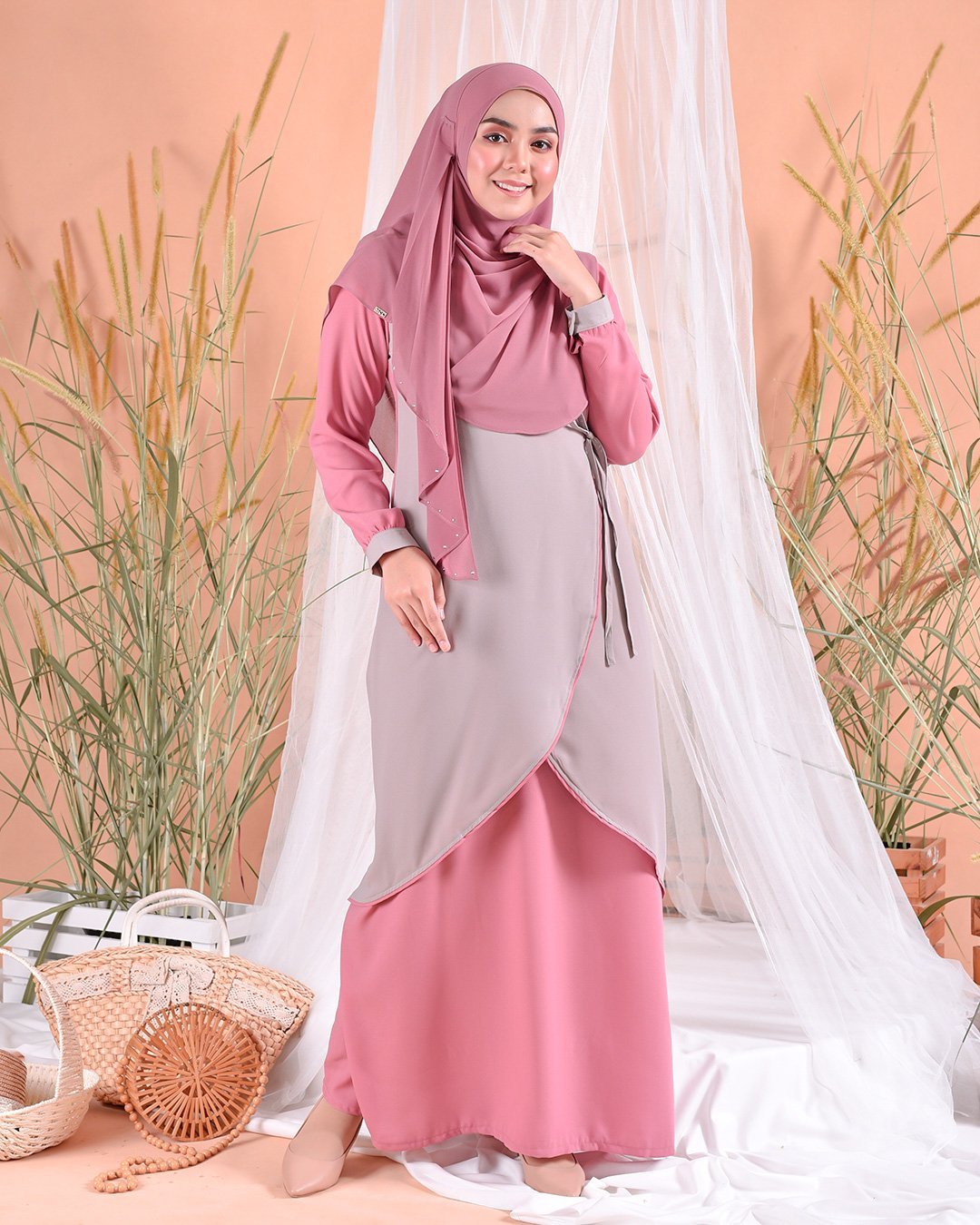 Abaya Natsuko - Lake Pink