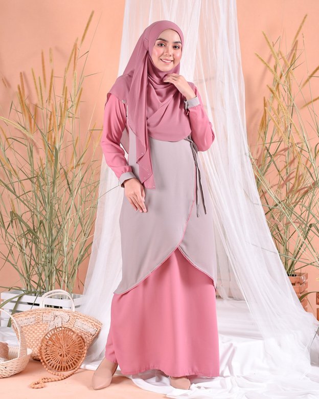 Abaya Natsuko - Lake Pink