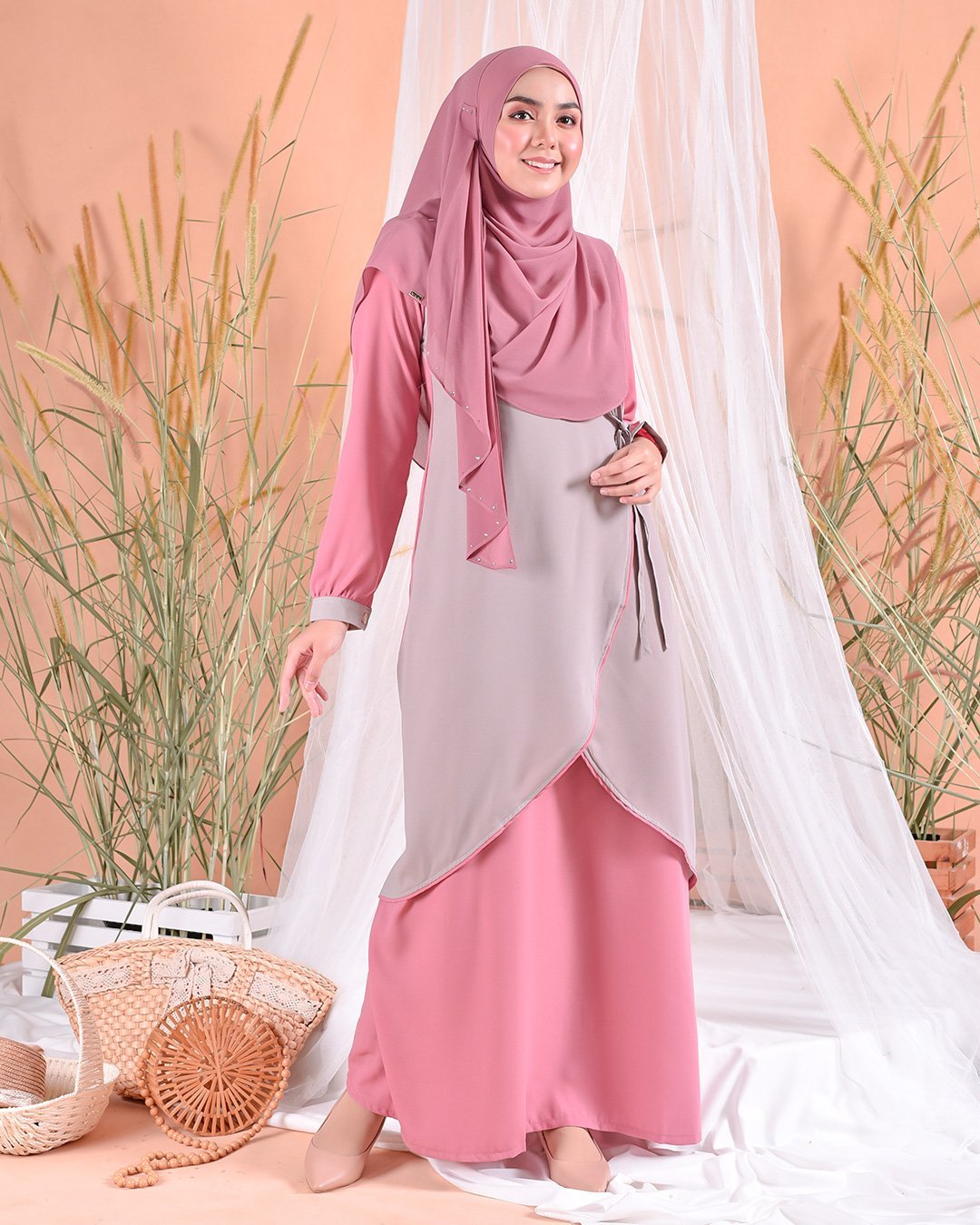 Abaya Natsuko - Lake Pink