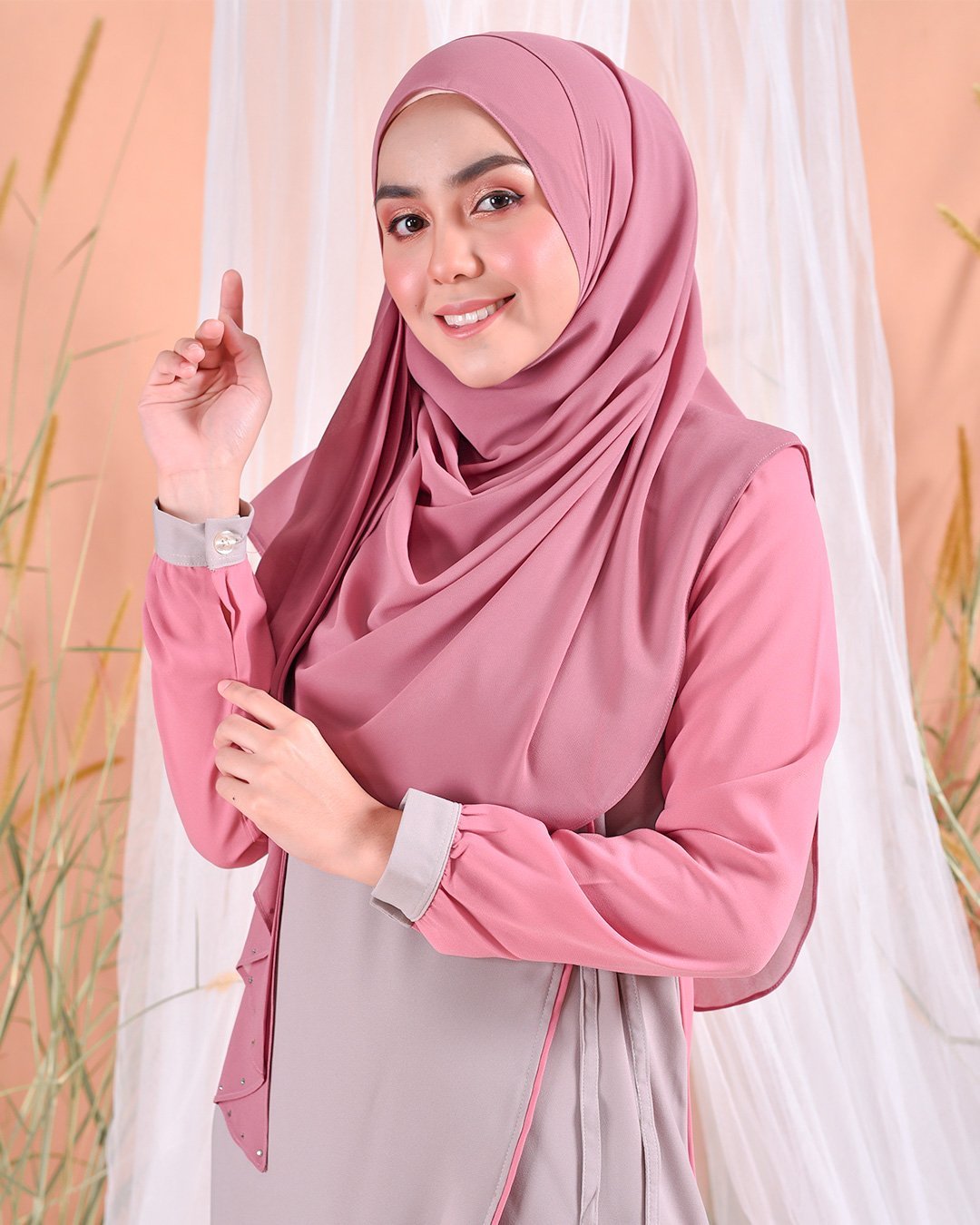Abaya Natsuko - Lake Pink