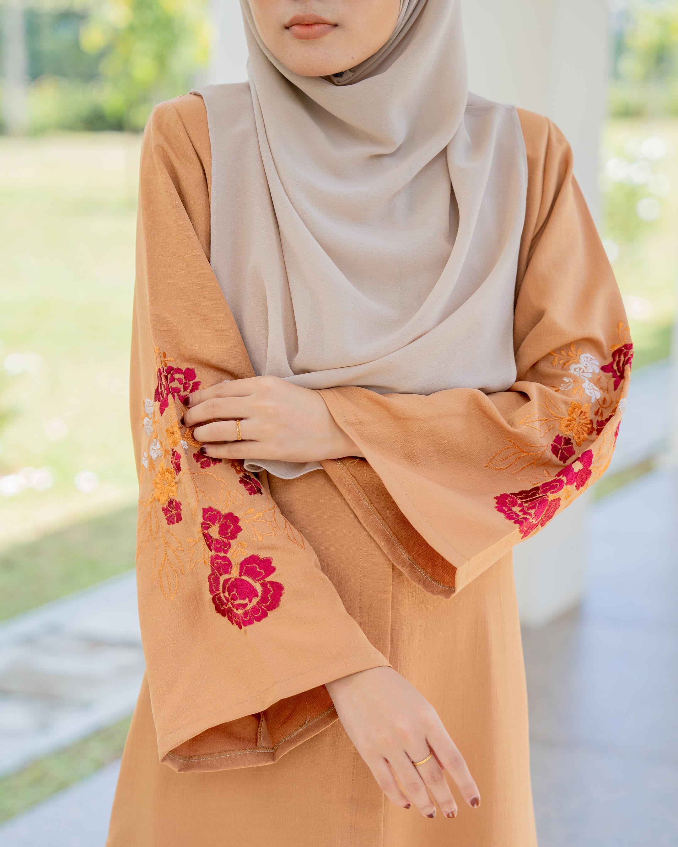 Abaya Sulam Rayqa