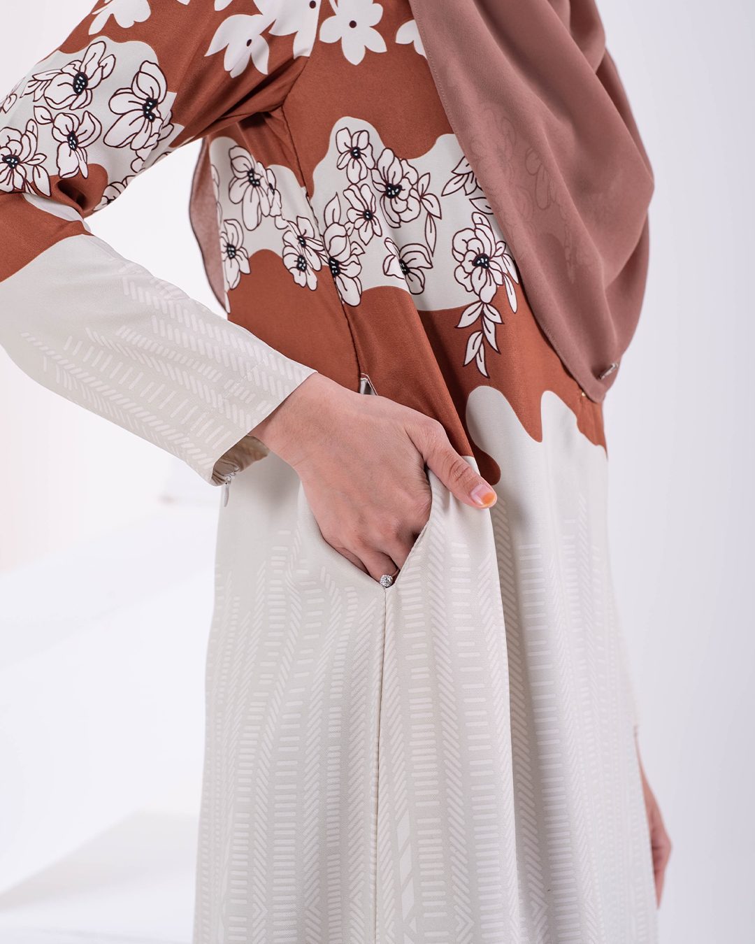 Abaya Rayyan Kids - Caramel Brown
