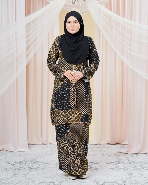 Baju Kurung Sulam Batik Adria - Gold Black