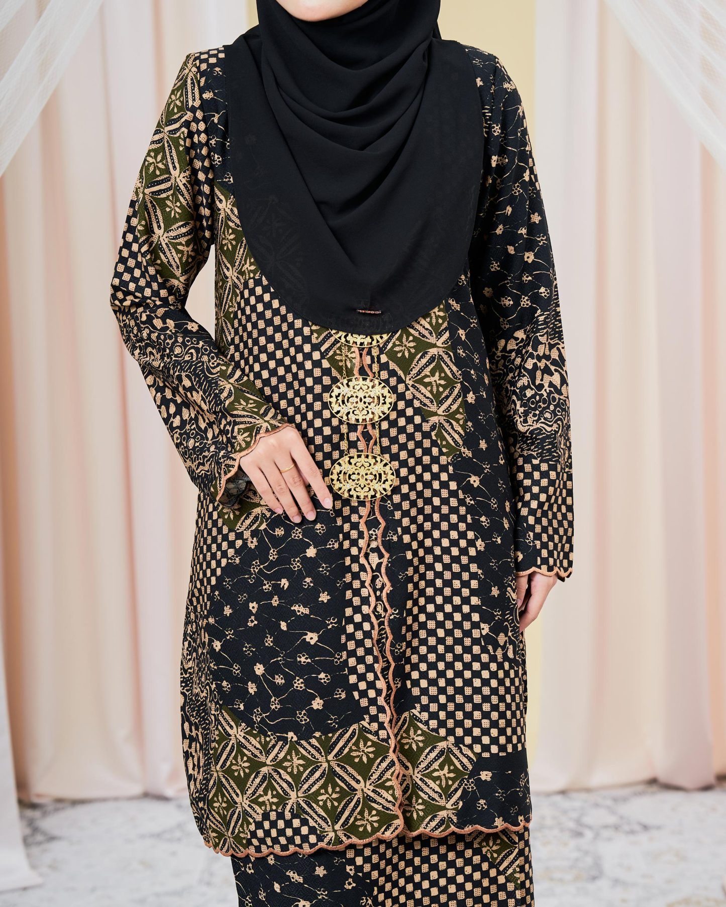 Baju Kurung Sulam Batik Adria - Gold Black