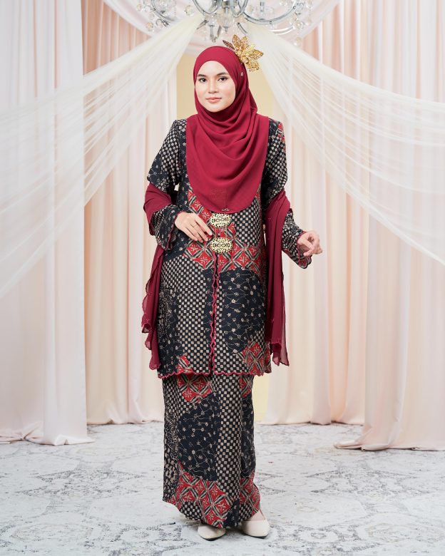 Baju Kurung Sulam Batik Adria - Scarlet Black