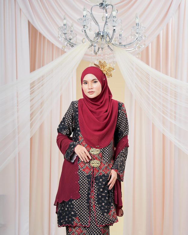 Baju Kurung Sulam Batik Adria - Scarlet Black