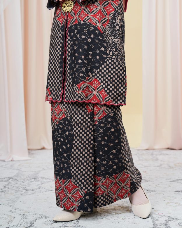 Baju Kurung Sulam Batik Adria - Scarlet Black