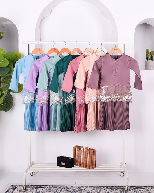 Baju Kurung Lace Pleated Aeni Kids - Thulian Pink