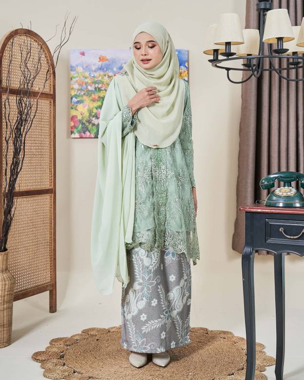 Baju Kebarung Batik Lace Akasia - Sage Green