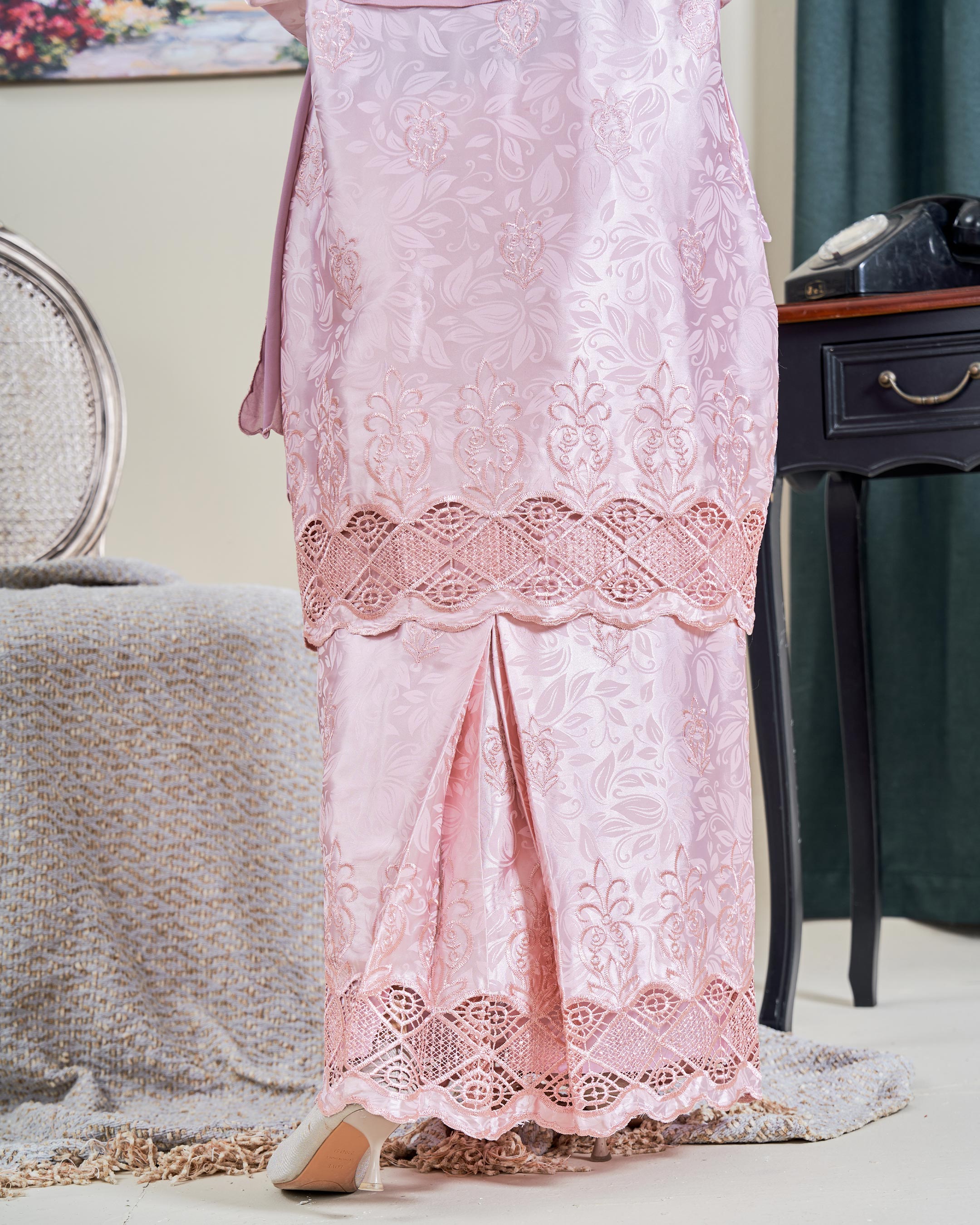 Baju Kurung Sulam Jacquard Akira - Soft Pink