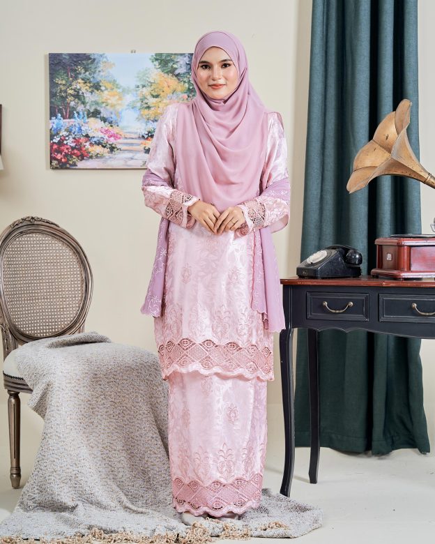 Baju Kurung Sulam Jacquard Akira - Soft Pink