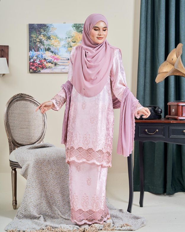 Baju Kurung Sulam Jacquard Akira - Soft Pink