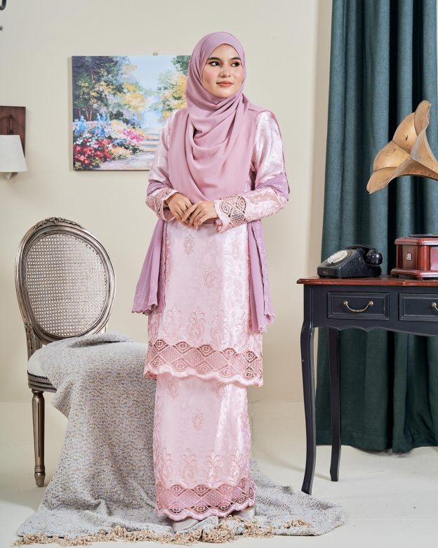 Baju Kurung Sulam Jacquard Akira - Soft Pink