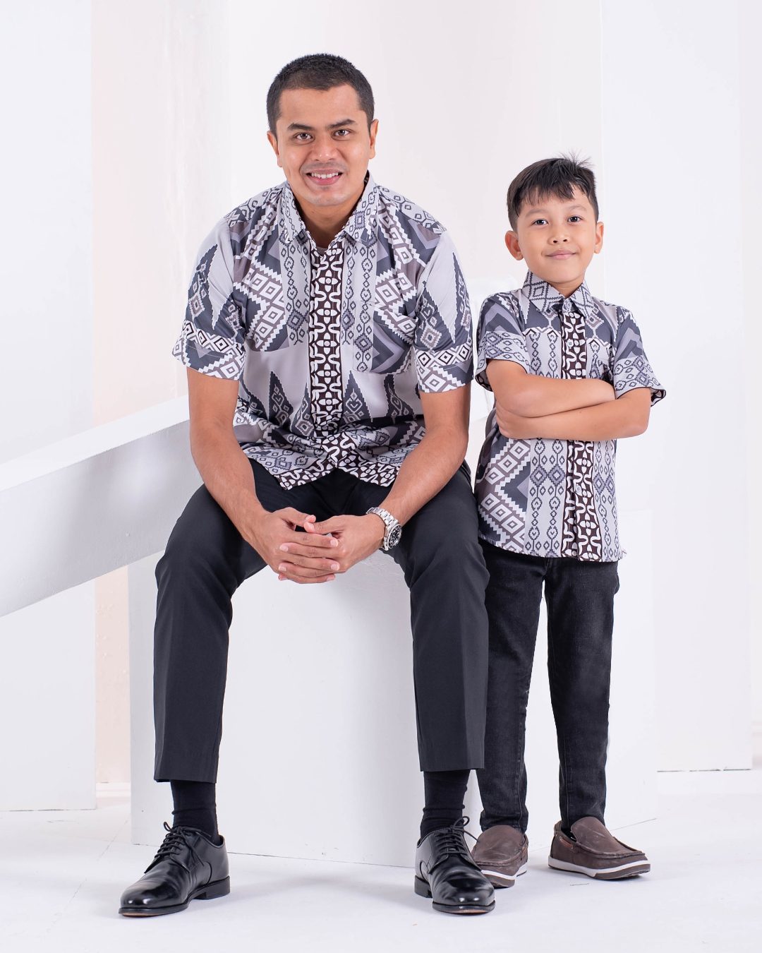 Baju Kemeja Short Sleeves Arjuna - Friod Gray