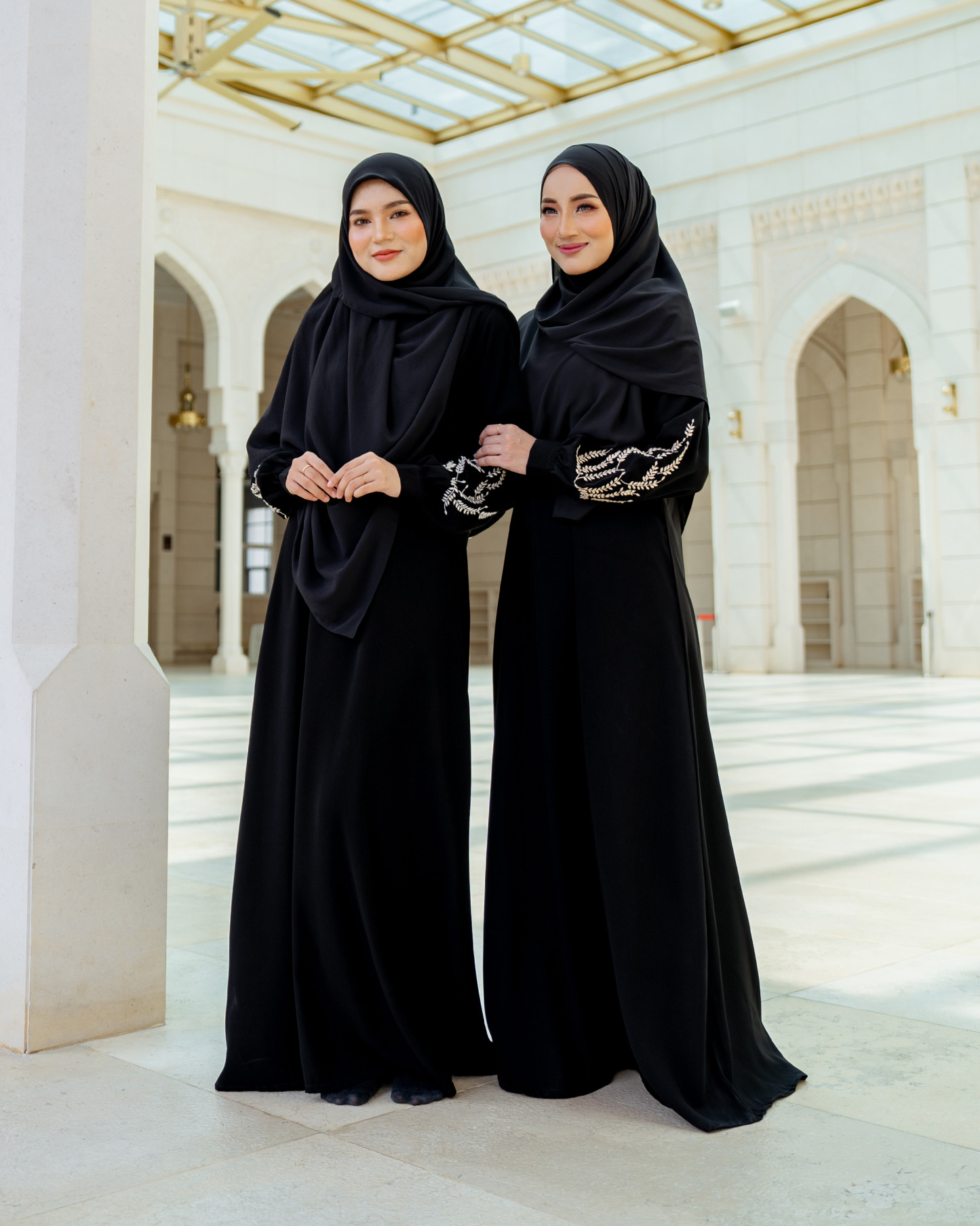 Abaya Embroidery Arrayan - Sandy