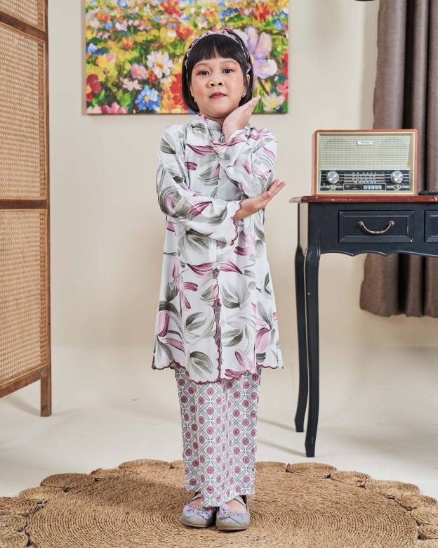 Baju Kurung Sulam Diamante Amia Kids - Mystic Pink