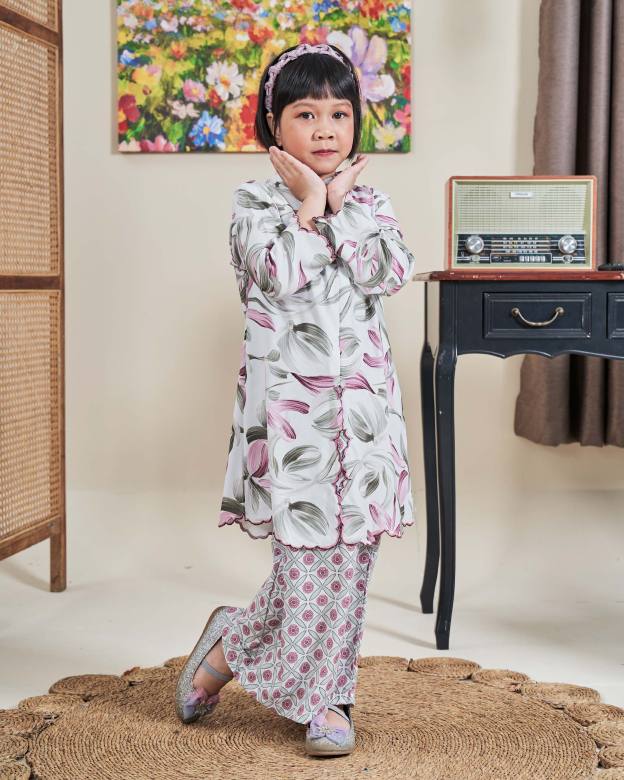 Baju Kurung Sulam Diamante Amia Kids - Mystic Pink