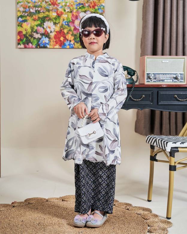 Baju Kurung Sulam Diamante Amia Kids - Pewter Grey