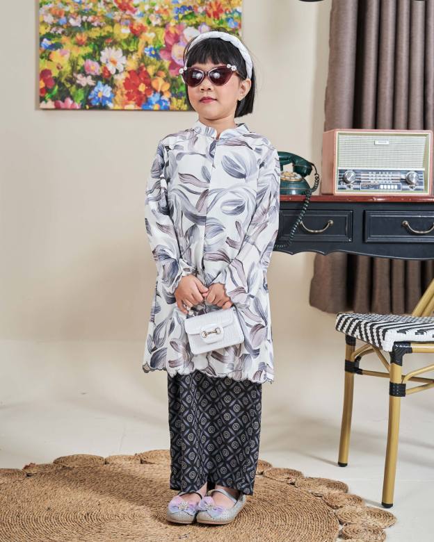 Baju Kurung Sulam Diamante Amia Kids - Pewter Grey
