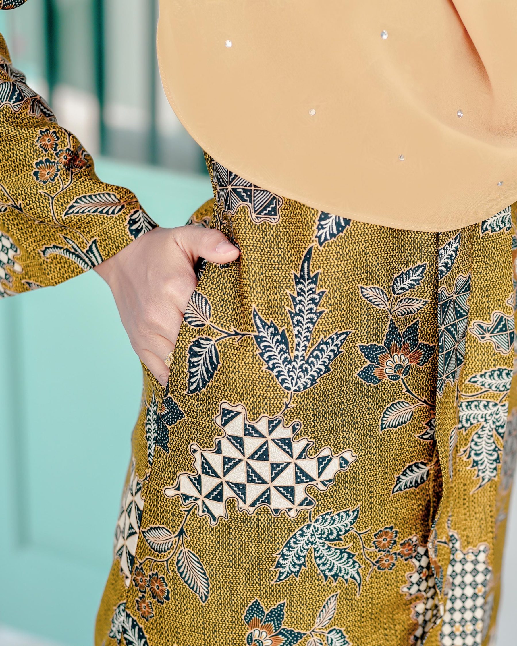 Baju Kebarung Batik Dobby Aima - Biscotti Gold