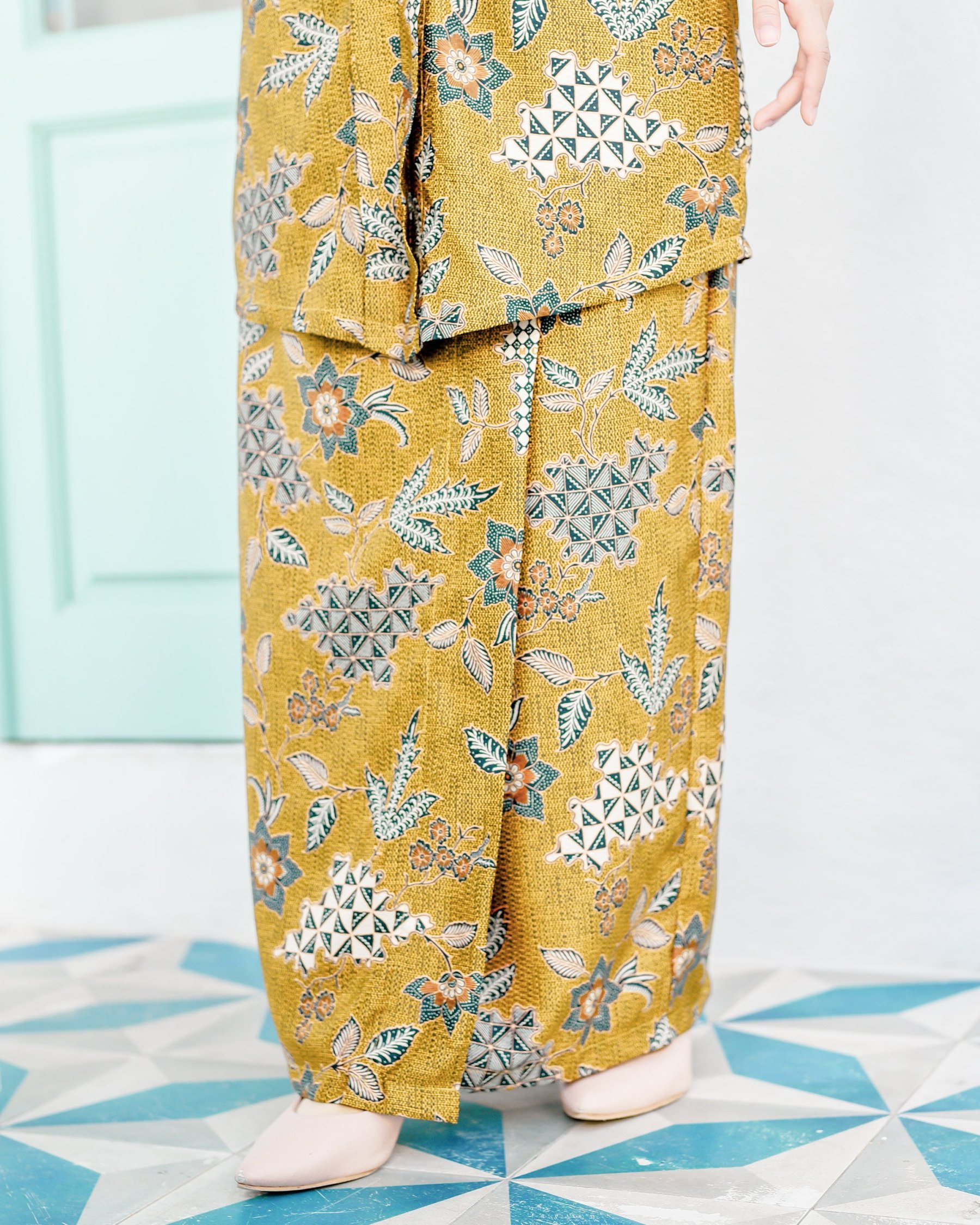 Baju Kebarung Batik Dobby Aima - Biscotti Gold