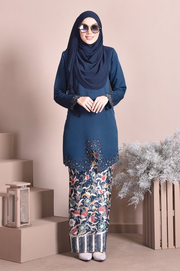 Baju Kebarung Batik Moden Lasercut Nadim - Green