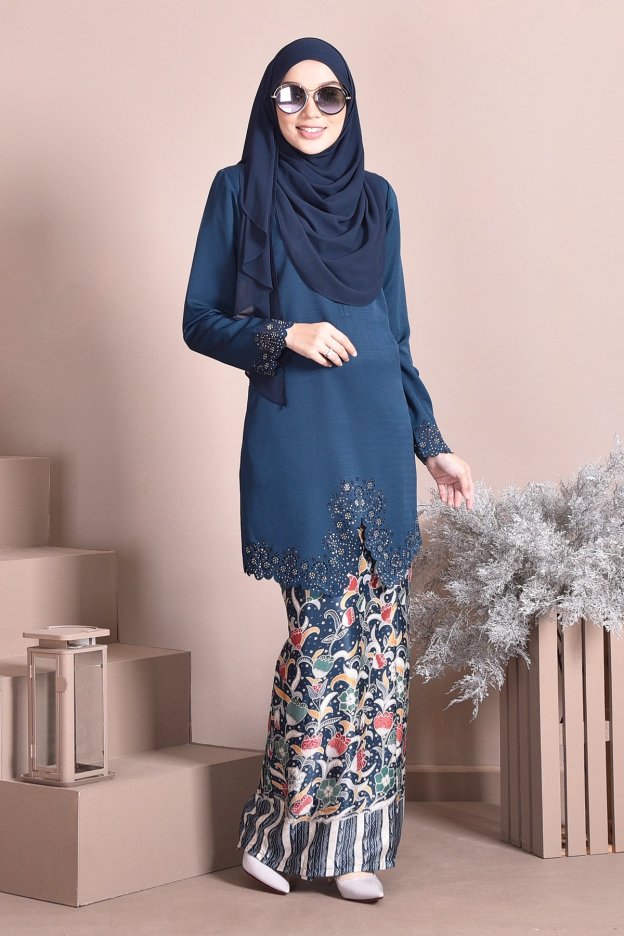 Baju Kebarung Batik Moden Lasercut Nadim - Green