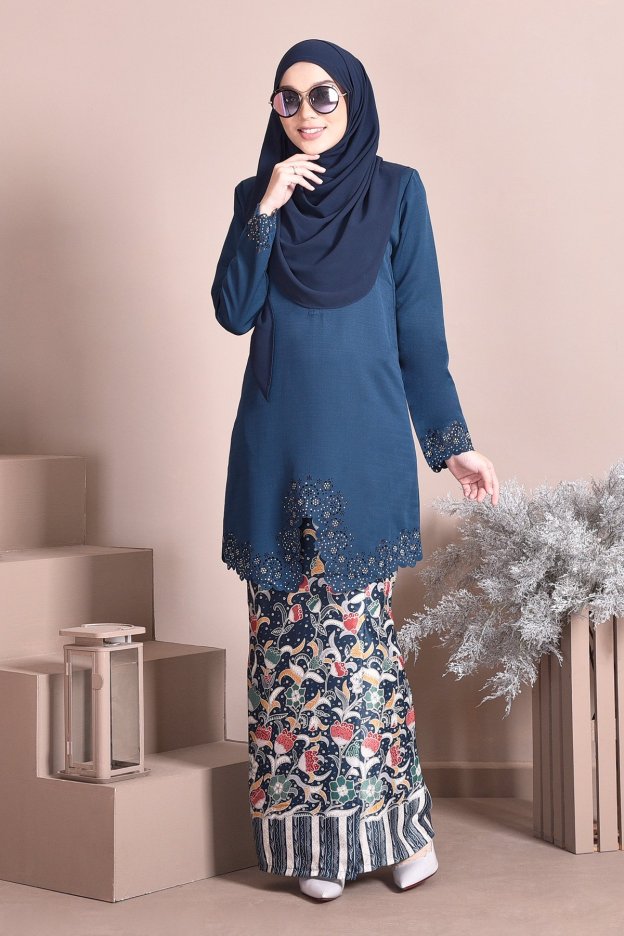 Baju Kebarung Batik Moden Lasercut Nadim - Green