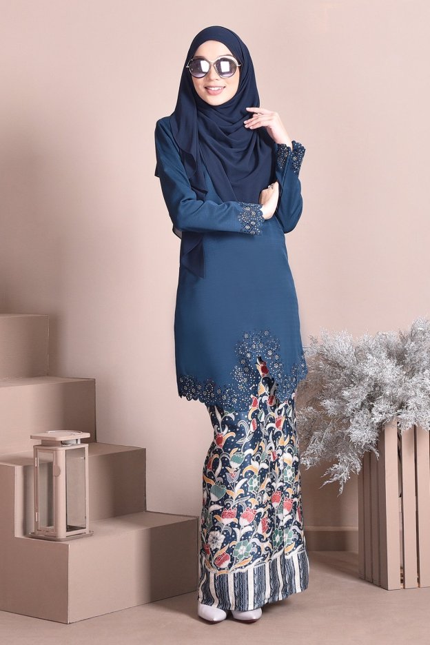 Baju Kebarung Batik Moden Lasercut Nadim - Green